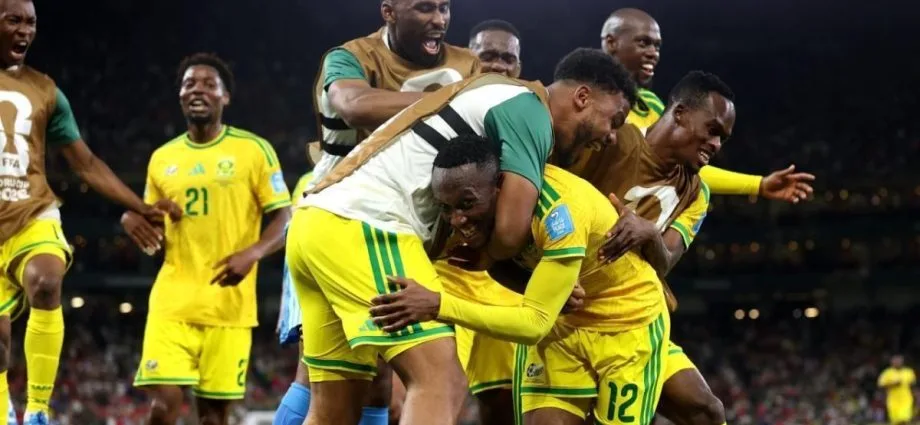 ÁFRICA DO SUL VENCE COREA DO SUL E AVANÇA AO MATA-MATA DA COPA