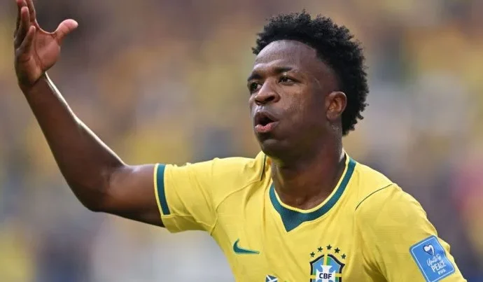 Brasil vence Escócia e garante liderança do Grupo C na Copa do Mundo