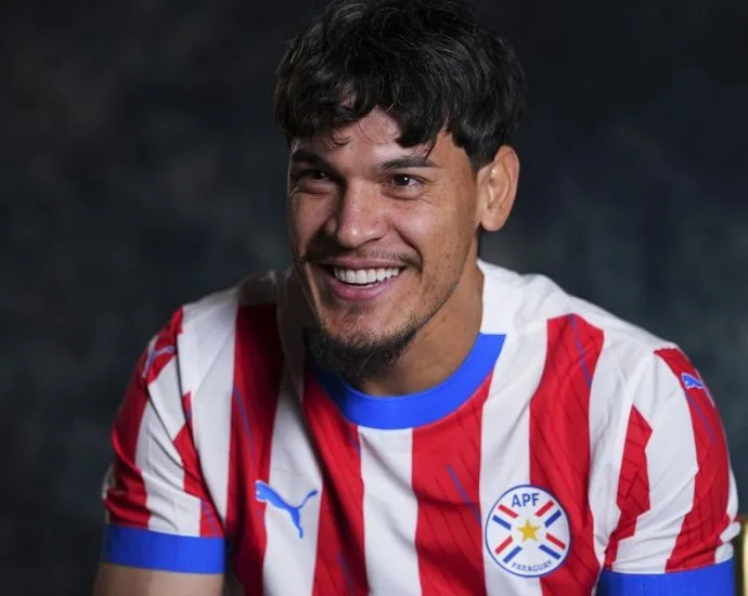 GUSTAVO GÓMEZ LIDERA RANKING MUNDIAL DE MINUTOS JOGADOS GUSTAVO GÓMEZ LIDERA RANKING MUNDIAL DE MINUTOS JOGADOS