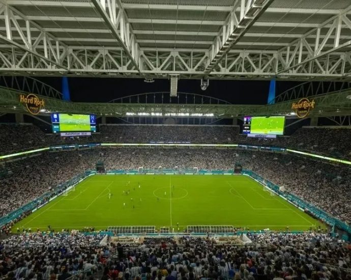 COLÔMBIA X PORTUGAL: ESCALAÇÕES E ONDE ASSISTIR AO JOGO DA COPA COLÔMBIA X PORTUGAL: ESCALAÇÕES E ONDE ASSISTIR AO JOGO DA COPA