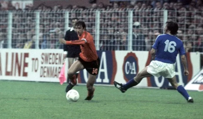 Holanda e Suécia se enfrentam em partida histórica na Copa do Mundo