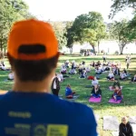 Senador Nelsinho Trad participa do Festival do Yoga e destaca seus benefícios para a saúde