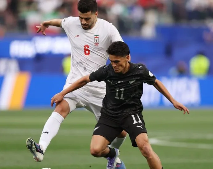 IRÃ EMPATA COM NOVA ZELÂNDIA EM JOGO AGITADO NA COPA DO MUNDO