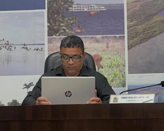 ITAMAR COBRA ATUALIZAÇÃO DA CARTEIRINHA DE IDENTIFICAÇÃO EM CASTILHO