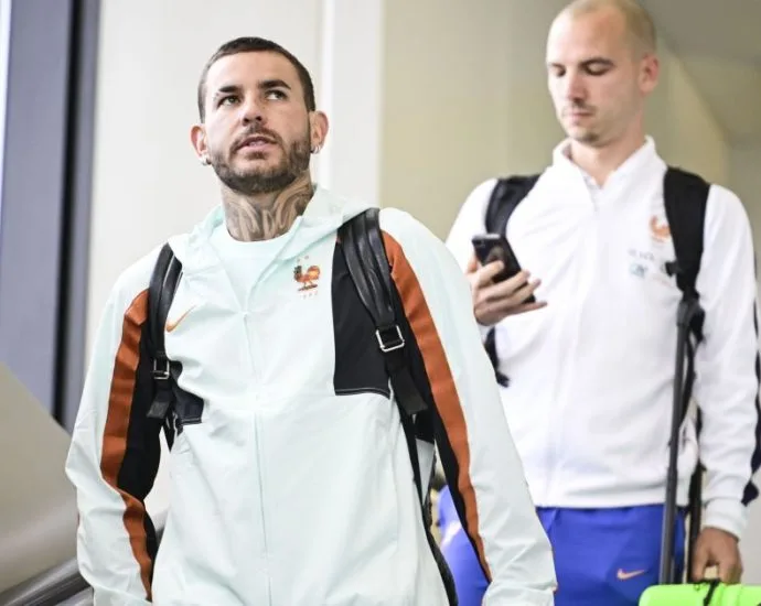 ZAGUEIRO VÊ FRANÇA PRONTA PARA ESTREIA NA COPA: “EQUIPE FANTÁSTICA” ZAGUEIRO VÊ FRANÇA PRONTA PARA ESTREIA NA COPA: “EQUIPE FANTÁSTICA”