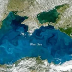 Mar Negro exibe tonalidade turquesa; entenda o fenômeno natural