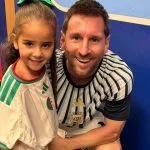 MESSI POSA COM FILHA DE MAHREZ APÓS VENCER ARGÉLIA NA COPA