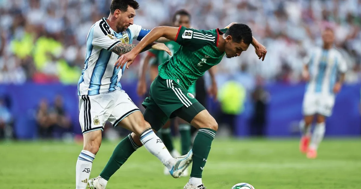 MESSI DEVERIA TER SIDO EXPULSO? TÉCNICO DA ARGÉLIA FALA DE LANCE POLÊMICO