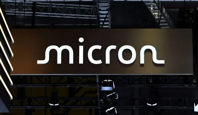 Micron Technology se destaca com alta nas ações devido à escassez de chips