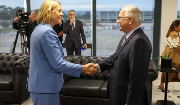Fachin discute com vice da UE formas de responsabilizar big techs