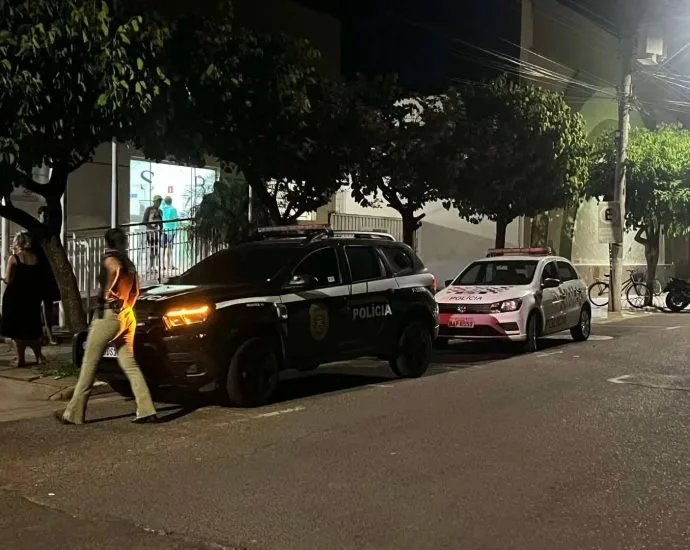 MORADOR REAGE E ESFAQUEIA CASAL DURANTE TENTATIVA DE INVASÃO MORADOR REAGE E ESFAQUEIA CASAL DURANTE TENTATIVA DE INVASÃO