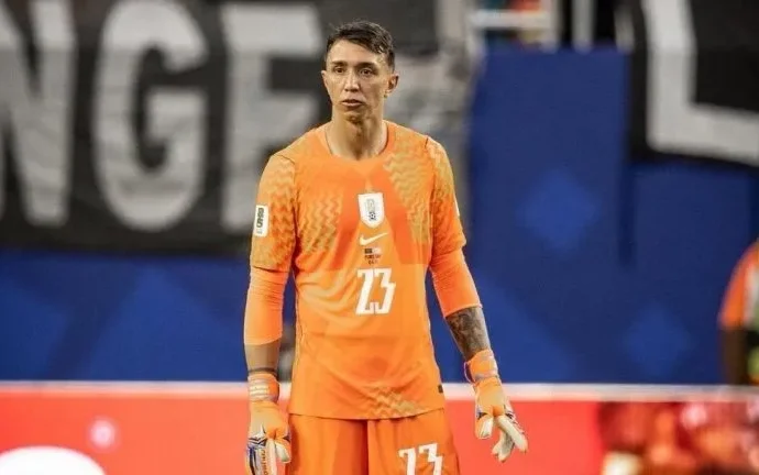 Muslera compromete atuação do Uruguai na Copa após falhas em jogos contra Espanha e outros adversários