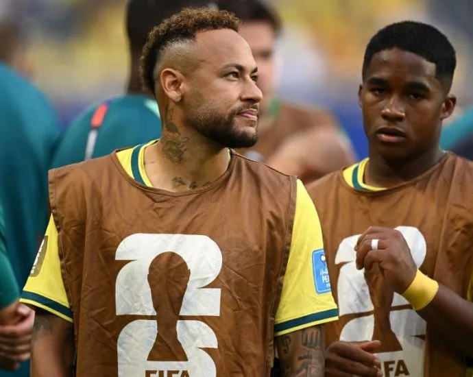 NEYMAR FAZ SUA ESTREIA NA COPA DO MUNDO EM ESCÓCIA X BRASIL