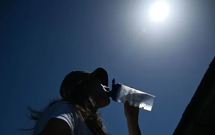 Por que o ar-condicionado é escasso na Europa, mesmo diante do calor extremo?