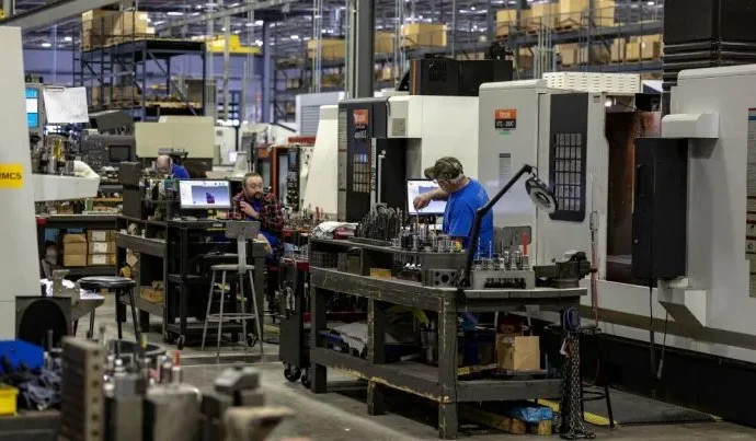 Crescimento da Indústria Americana em Junho é Impulsionado por Novos Pedidos, Diz PMI
