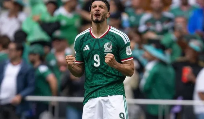 Raúl Jiménez brilha na abertura da Copa do Mundo após perda do pai