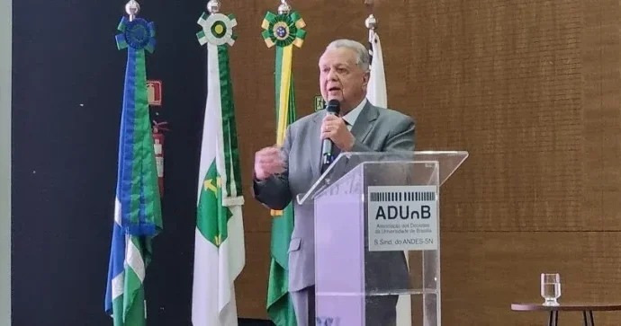 Início do Simpósio sobre Cerrado e Savanas Tropicais com Palestra de Roberto Rodrigues