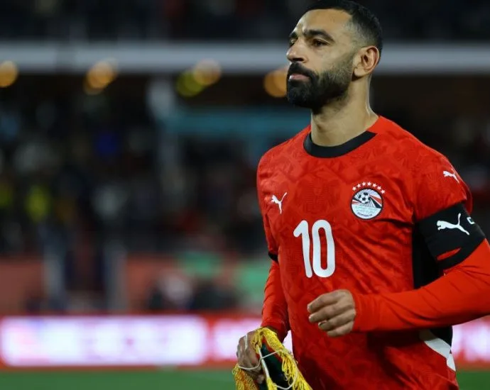 EGITO SEM E URUGUAI COM QUATRO: POLÊMICA SOBRE ESTRELAS NA COPA EGITO SEM E URUGUAI COM QUATRO: POLÊMICA SOBRE ESTRELAS NA COPA