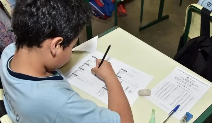 Taxa de Analfabetismo no Brasil Atinge Menor Nível Histórico, Afirma Especialista Taxa de Analfabetismo no Brasil Atinge Menor Nível Histórico, Afirma Especialista