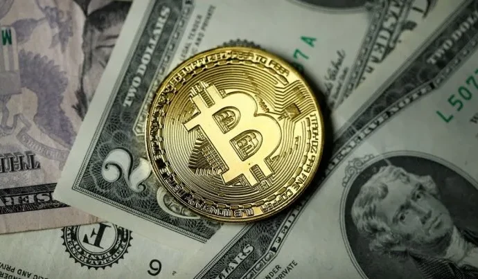 Bitcoin registra alta após dia volátil com foco em novos dados do mercado de trabalho