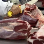 Indústria Frigorífica dos EUA Enfrenta Crise com Escassez de Gado