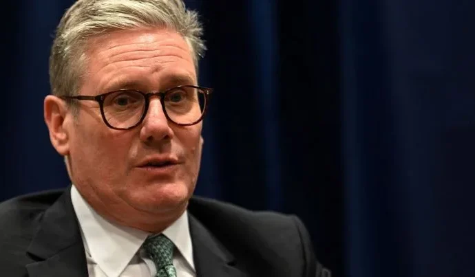 Renúncia de Keir Starmer Abre Caminho para Novo Líder Trabalhista no Reino Unido
