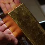 Ouro registra leve alta com foco em acordo EUA-Irã