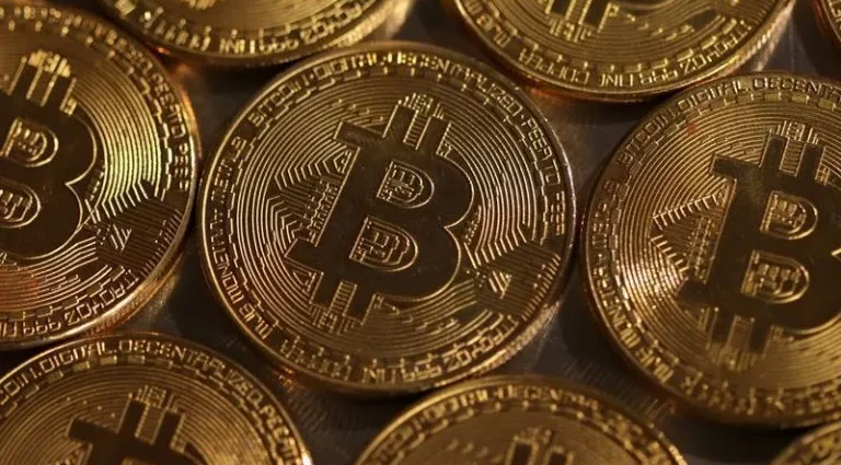 Bitcoin sofre nova queda com expectativas de alta nas taxas de juros do Fed