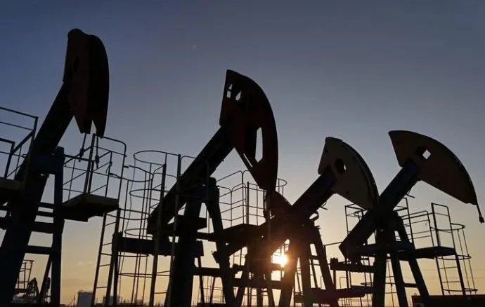 Estreito de Hormuz reabre, mas desafios no mercado de petróleo persistem