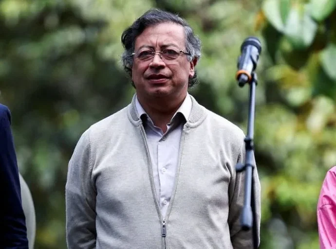 Gustavo Petro aguarda contagem final dos votos na Colômbia após segundo turno