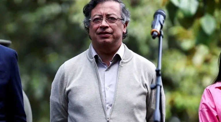 Gustavo Petro aguarda contagem final dos votos na Colômbia após segundo turno