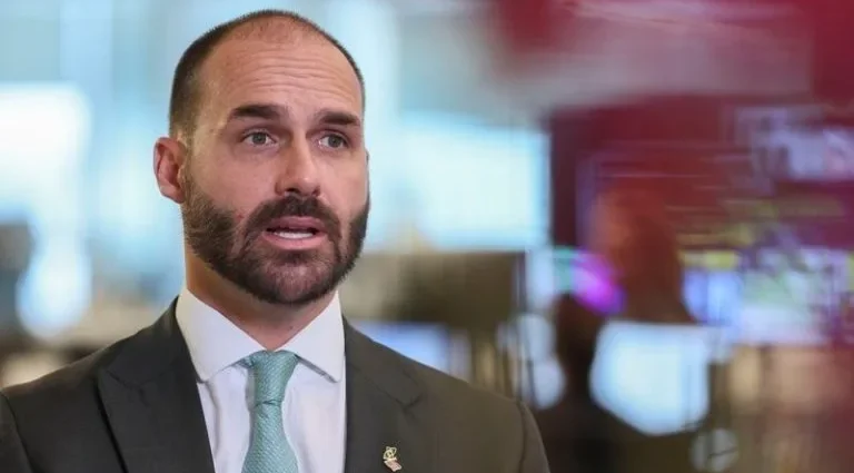 Defesa de Eduardo Bolsonaro Refuta Acusações de Coação no STF