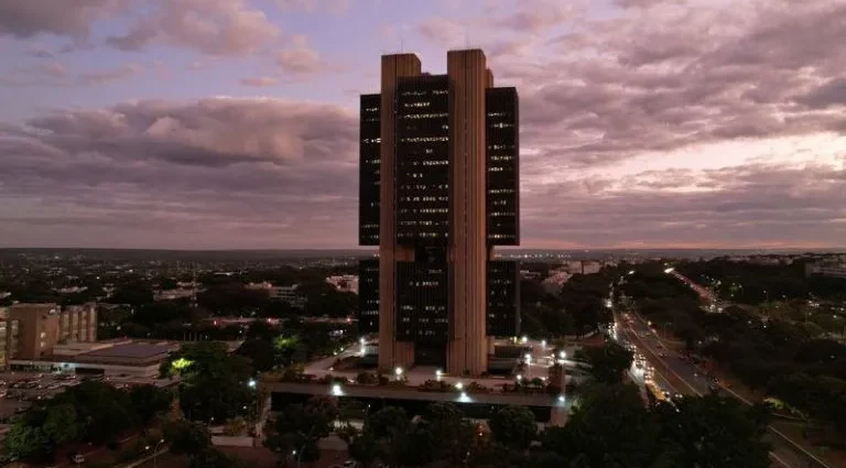 Decisão do Copom gera dúvidas entre economistas sobre política monetária
