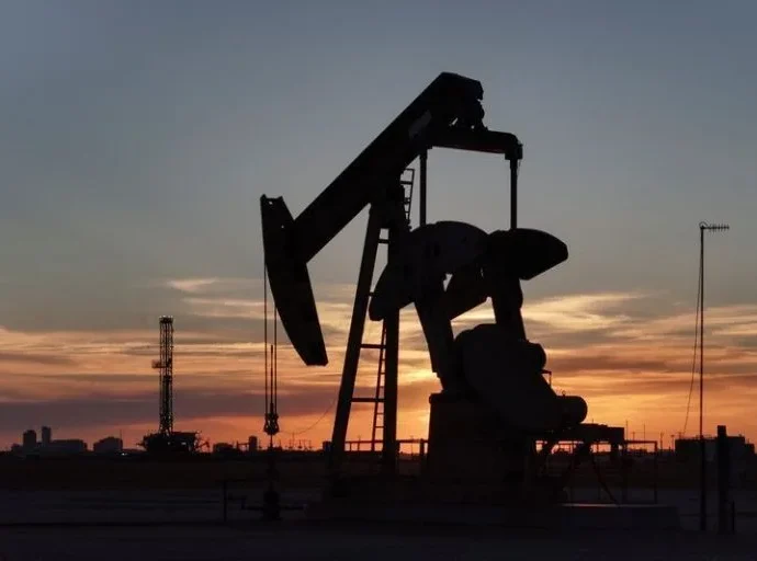 Queda nos preços do petróleo após avanços nas negociações entre EUA e Irã