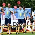 Inglaterra enfrenta dilema com lesão de jogador antes da estreia na Copa do Mundo