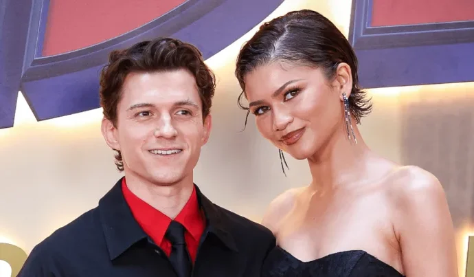 Tom Holland e Zendaya fazem aparição romântica em pré-estreia de ‘Homem-Aranha: Um Novo Dia’
