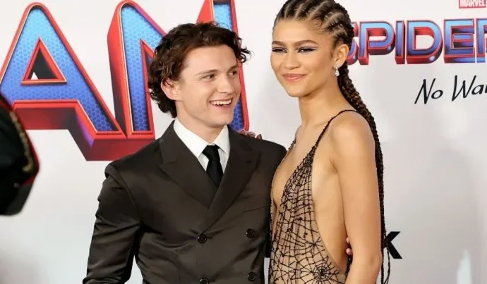 Zendaya elogia Tom Holland por sua interpretação do Homem-Aranha Zendaya elogia Tom Holland por sua interpretação do Homem-Aranha