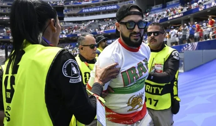 Protestos marcam empate entre Bélgica e Irã em Los Angeles