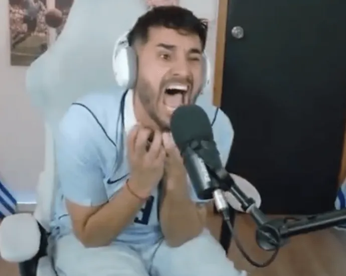 STREAMER URUGUAIO REAÇÃO À FALHA DE MUSLERA NA COPA VIRA SENSAÇÃO STREAMER URUGUAIO REAÇÃO À FALHA DE MUSLERA NA COPA VIRA SENSAÇÃO