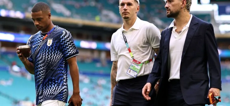 ARRASCAETA E ARAÚJO FORA DA ESTREIA DO URUGUAI NA COPA DO MUNDO