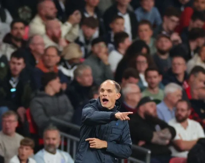 INGLATERRA ESTREIA NA COPA COM ÁRBITRO CHAMADO DE "NOTA E" POR TUCHEL INGLATERRA ESTREIA NA COPA COM ÁRBITRO CHAMADO DE "NOTA E" POR TUCHEL
