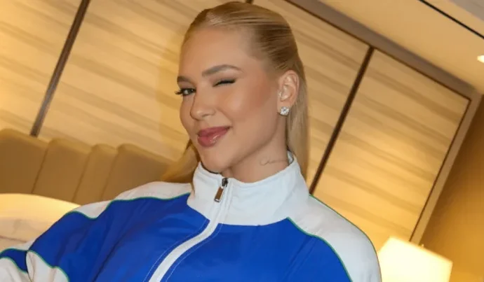 Virginia compartilha detalhes de suíte luxuosa em Nova York