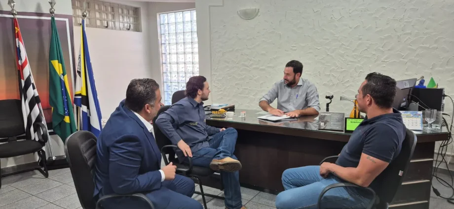 João Gabriel Assume Prefeitura de Castilho com Compromisso de Continuidade