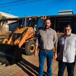 PREFEITO JOÃO GABRIEL ANUNCIA NOVA RETROESCAVADEIRA EM CASTILHO