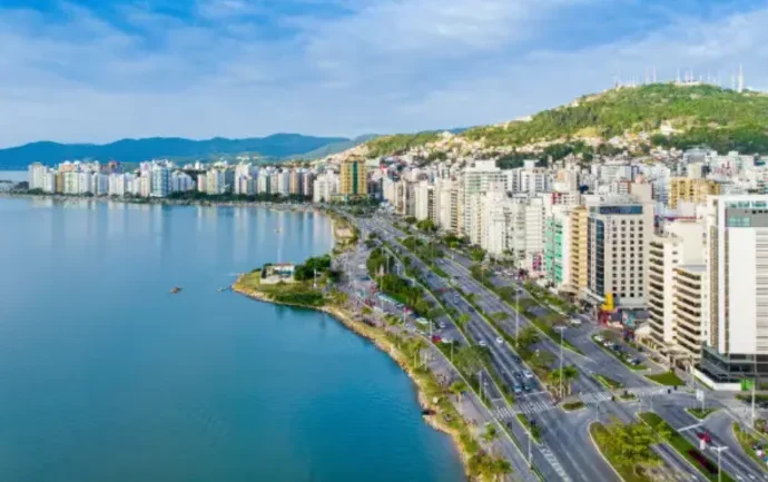 Florianópolis terá semana de tempo seco e temperaturas em elevação Florianópolis terá semana de tempo seco e temperaturas em elevação