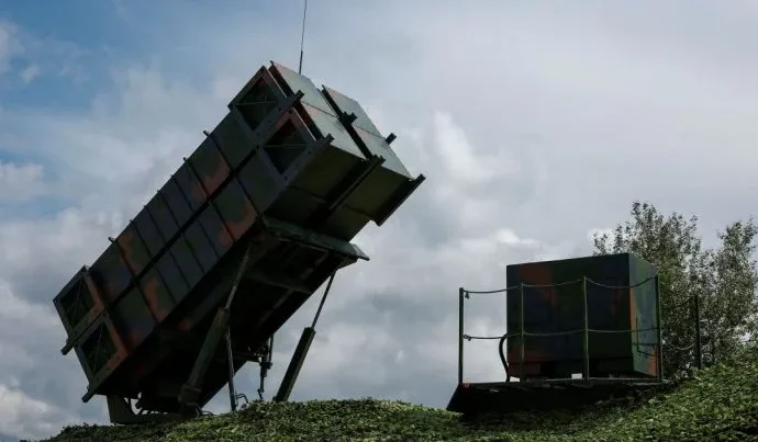 EUA Autorizam Fabricação de Mísseis Patriot pela Ucrânia: Entenda o Impacto