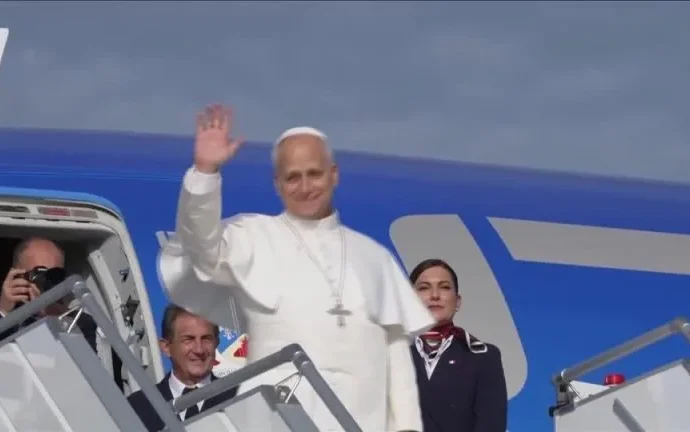 Papa Leão XIV destaca imigração em visita à Lampedusa no Dia da Independência dos EUA