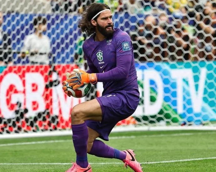 ALISSON MOSTRA DISPOSIÇÃO PARA NOVO CICLO NA SELEÇÃO BRASILEIRA
