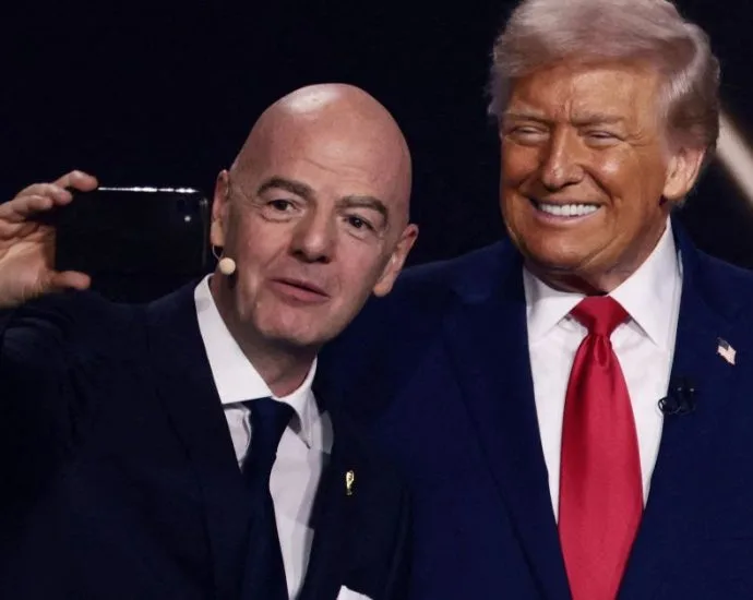 TRUMP E INFANTINO BRINCAM SOBRE A COPA NOS EUA E NA CHINA