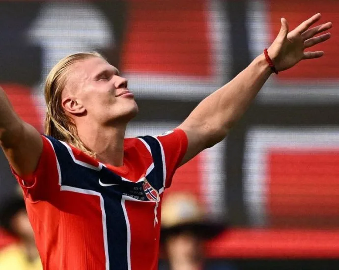 CONCURSO DE SÓSIAS DE HAALAND ANIMA PRÉ-JOGO DE NORUEGA X INGLATERRA CONCURSO DE SÓSIAS DE HAALAND ANIMA PRÉ-JOGO DE NORUEGA X INGLATERRA